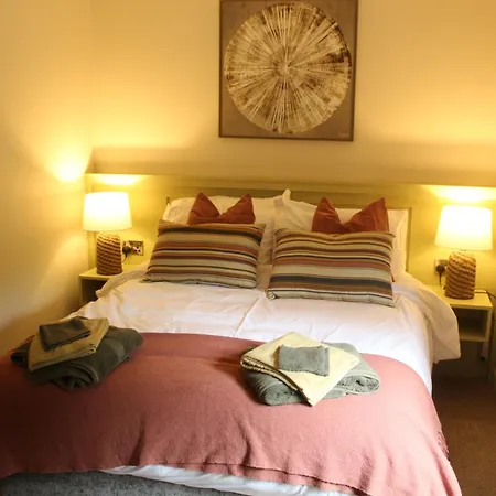 Apartment Riverside Haven In